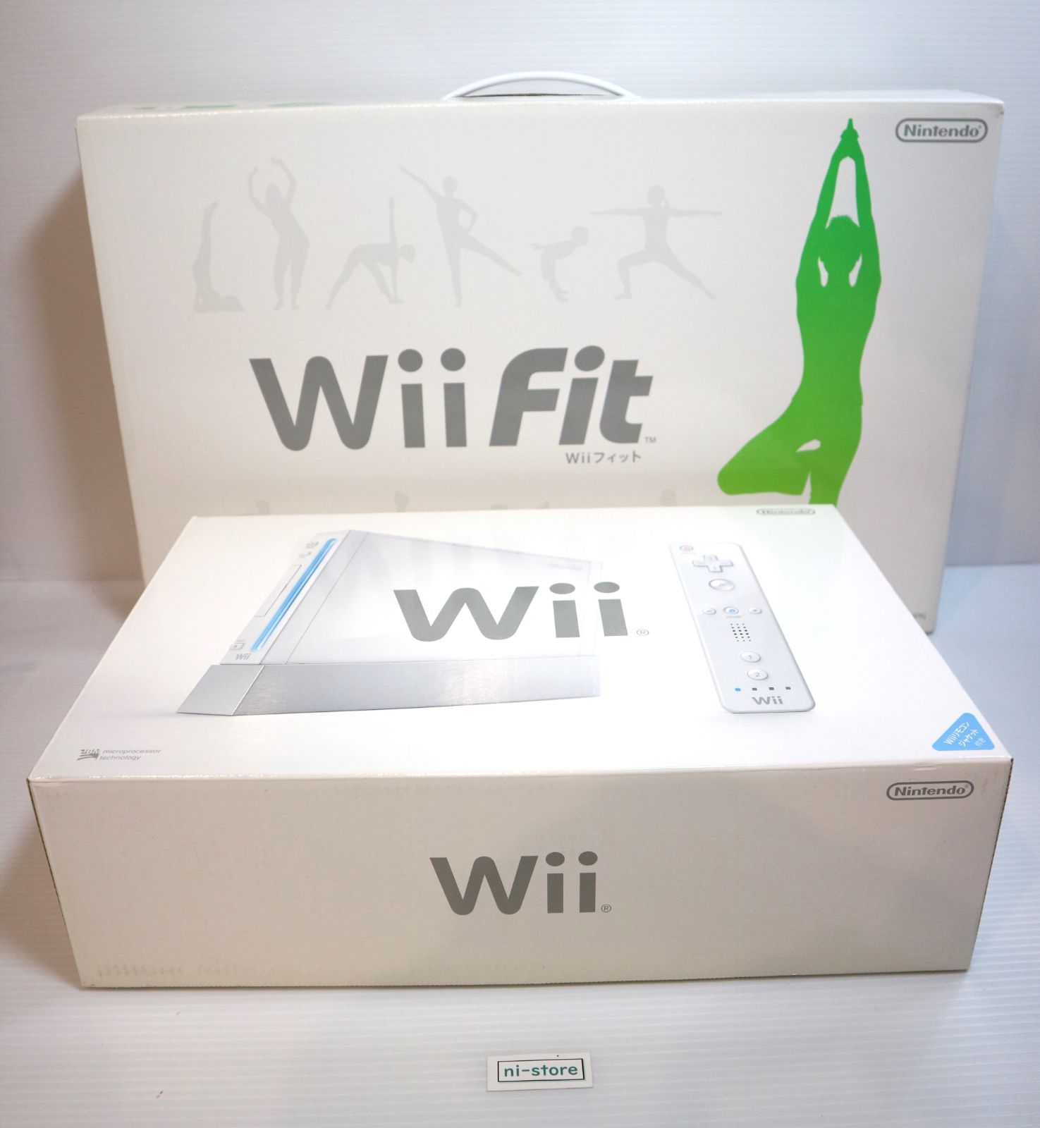 Wii 本体 シロ Wiiリモコンジャケット 同梱 RVL-S-WD Wii Fit セット
