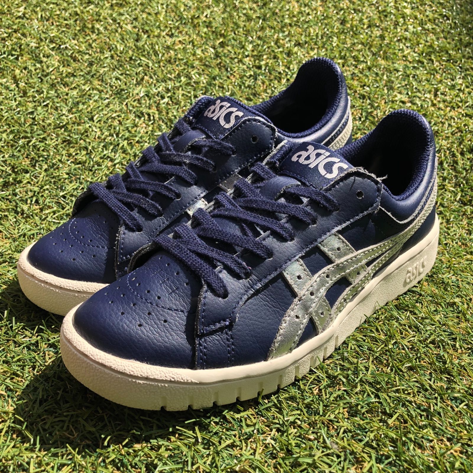 国内11月10日発売予定】ディズニー × アシックスタイガー GEL