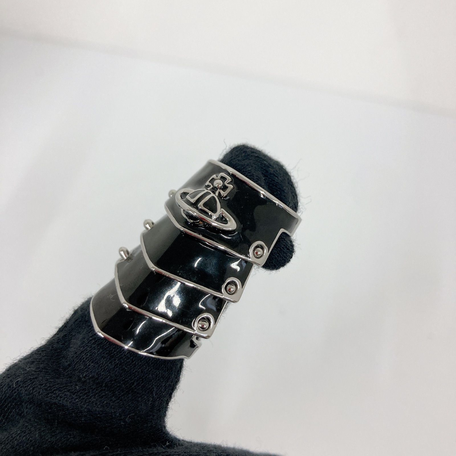 Vivienne Westwood ARTEMISアーマーリング　ブラック Vivienne Westwood ARTEMISアーマーリング ブラック