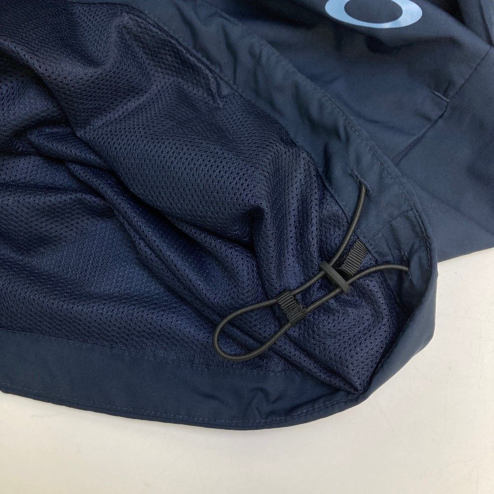 サイズ：XL OAKLEY オークリー FOA406887 ジップジャケット  ネイビー系 [240101460579] ゴルフウェア メンズ ストスト サイズ：XL OAKLEY オークリー FOA406887 ジップジャケット