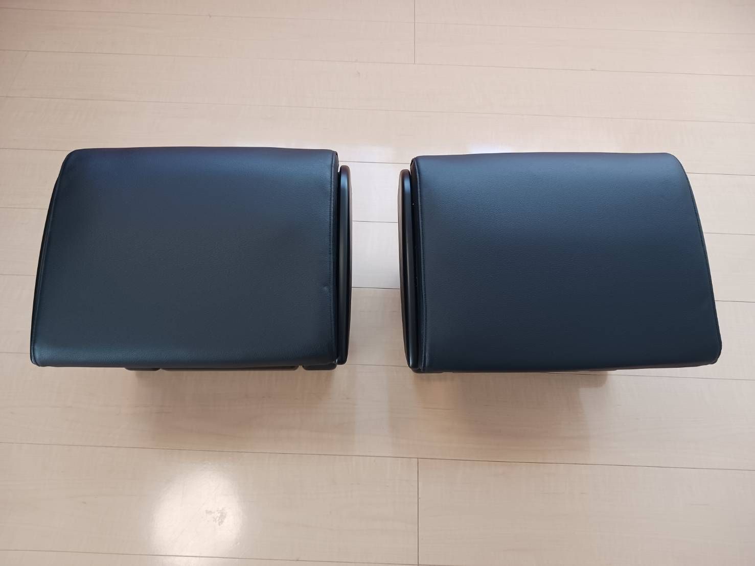 送料無料】トヨタ純正 オットマン 2個セット ヴォクシー、ノア