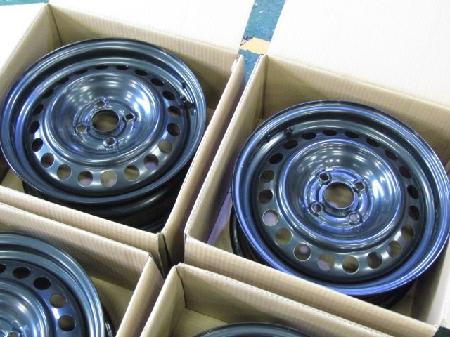 【新車外しの発送限定】ホンダ　GR系/GS系　フィット純正　スチールホイール 新車外しの発送限定】ホンダ GR系/GS系 フィット純正 スチール