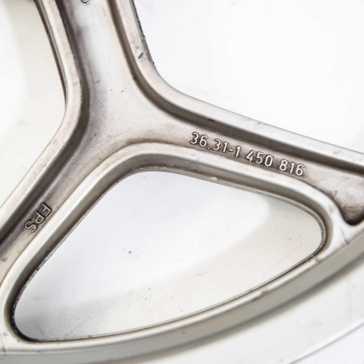 フロントホイール 18×2.50