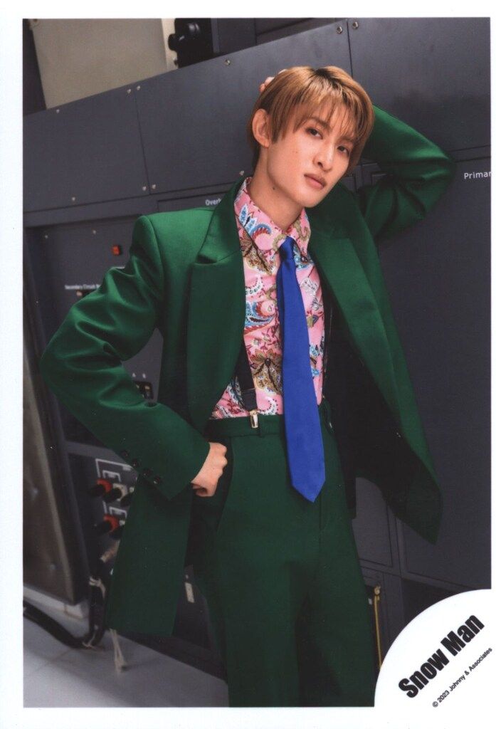 向井康二 公式写真 223】Snow Man 公式写真 2023年 向井康二 - メルカリ