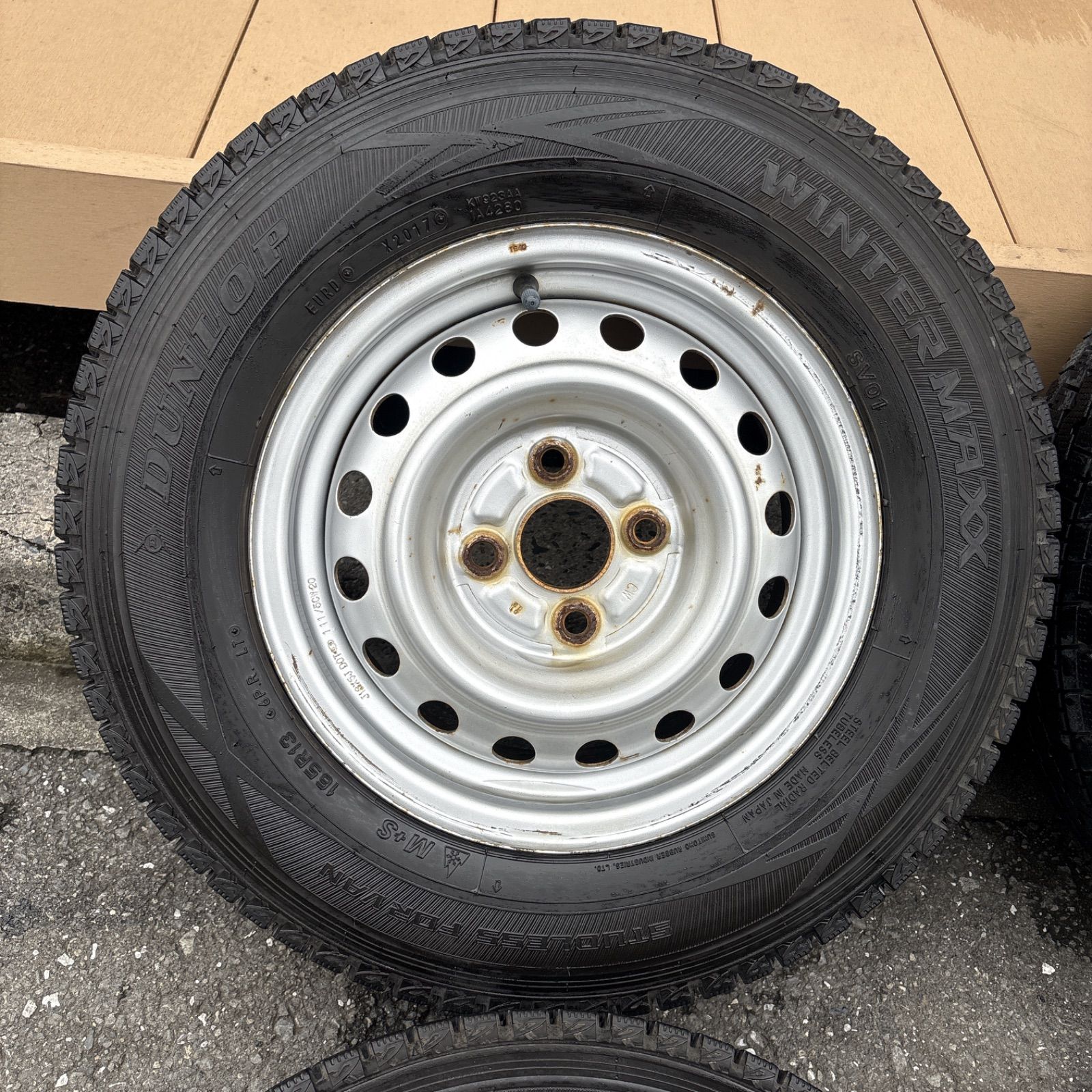 げ バリ溝 トヨタ プロボックス 純正ホイールタイヤセット スタッドレス 165R13