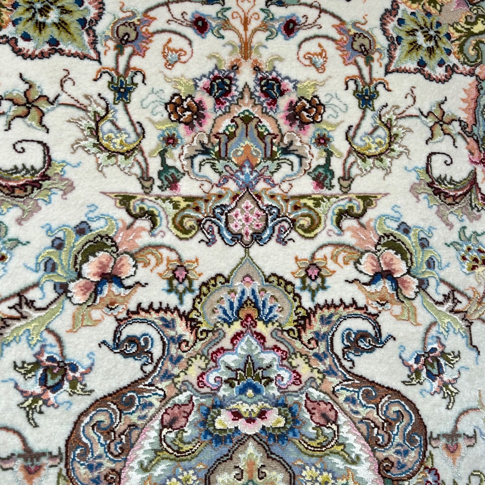 ペルシャ 絨毯 手織り 美術品 ナイン産300x190cm クリーニング済み