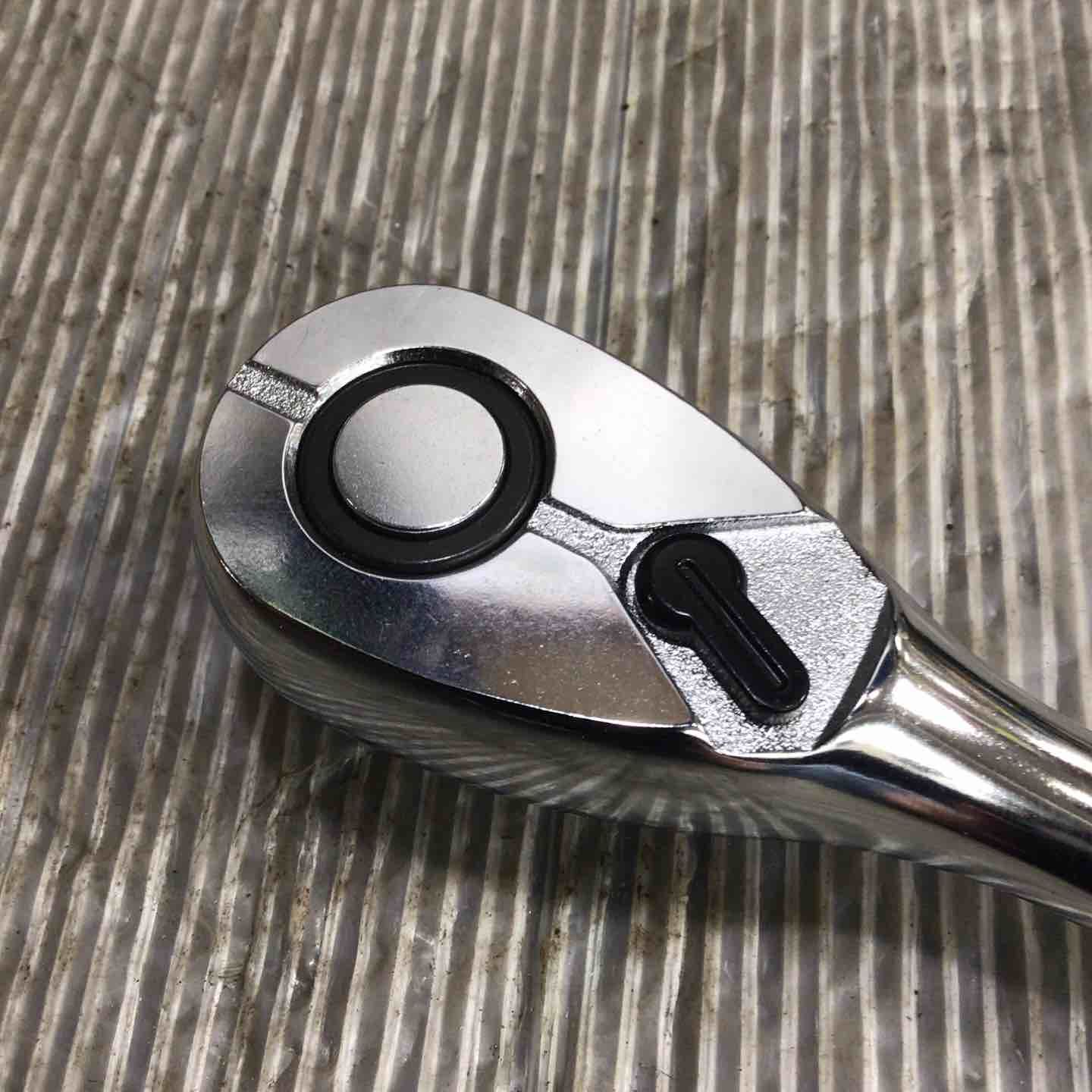 京都機械工具(KTC) 12.7SQ 充電式 デジタルトルクレンチ デジラチェ トルク範囲40-200Nｍ GEKR200-R4 KTC 12.7sq.デジラチェ GEW100-C4 20〜100N・m 新機能搭載