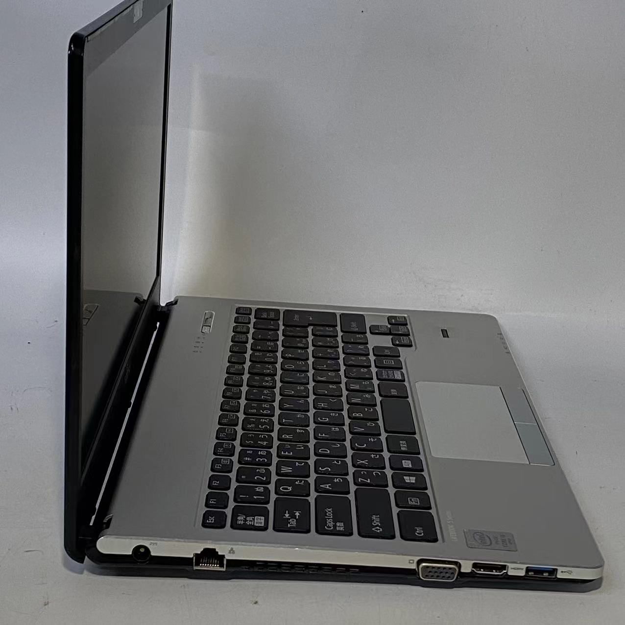 富士通 LIFEBOOK S935/KX Core i5-5300U / 4GBメモリ / HDD無し/BIOS