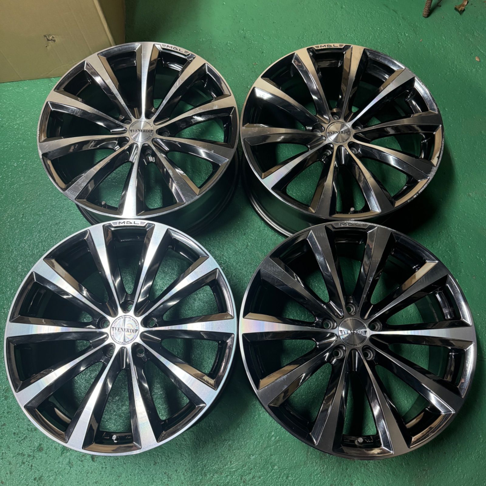 コスミック ヴェネルディ マデリーナ 19インチ 8j +45 PCD114.3