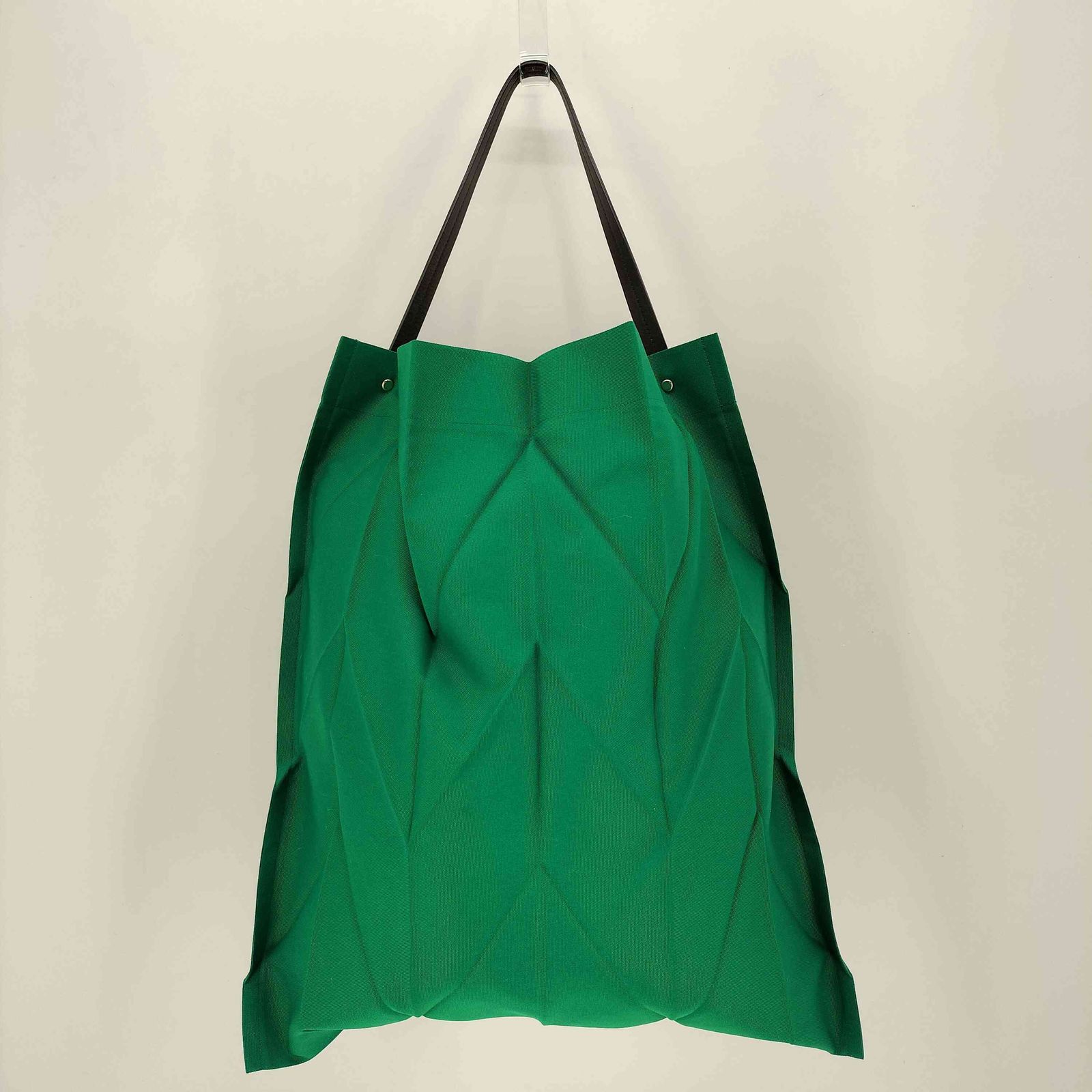 イッセイミヤケ ISSEY MIYAKE ×iittala Pleated tote bag