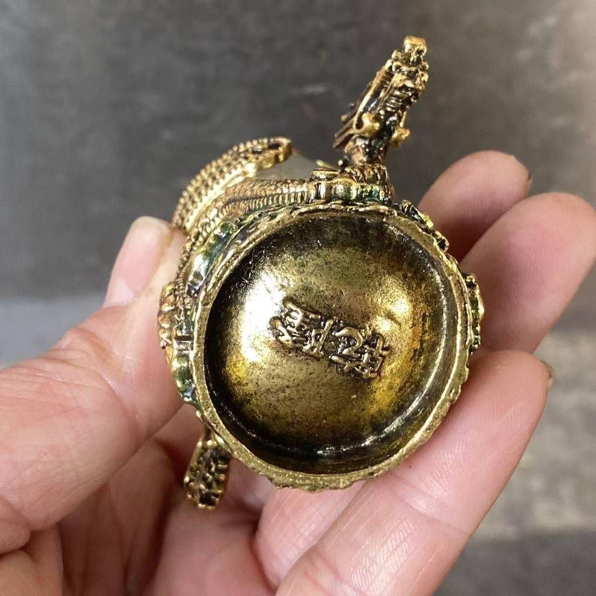 清時代鼻煙壺 龍雕刻 置物 中國古美術 高19.5cm 長3cm 重123g 清時代鼻煙壺 龍雕刻 置物 中國古美術 高19.5cm 長3cm 重123g