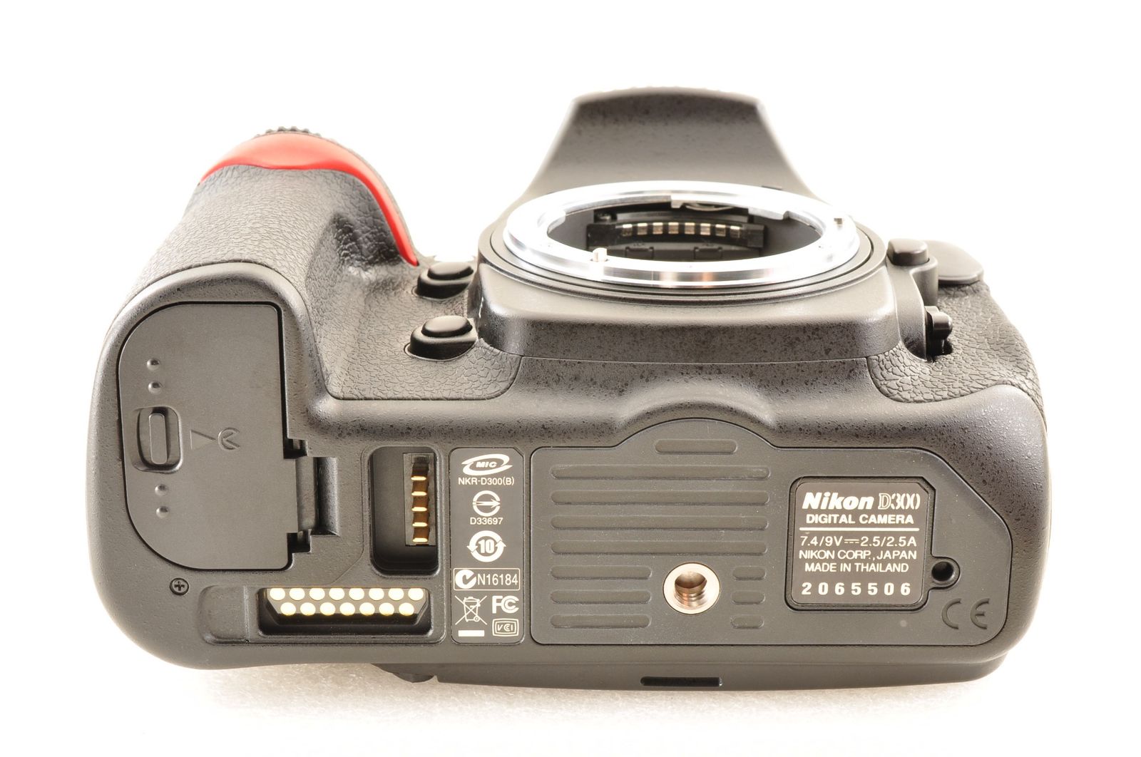 Nikon D300 12.3MP デジタル一眼レフカメラ ボディ シャッター約