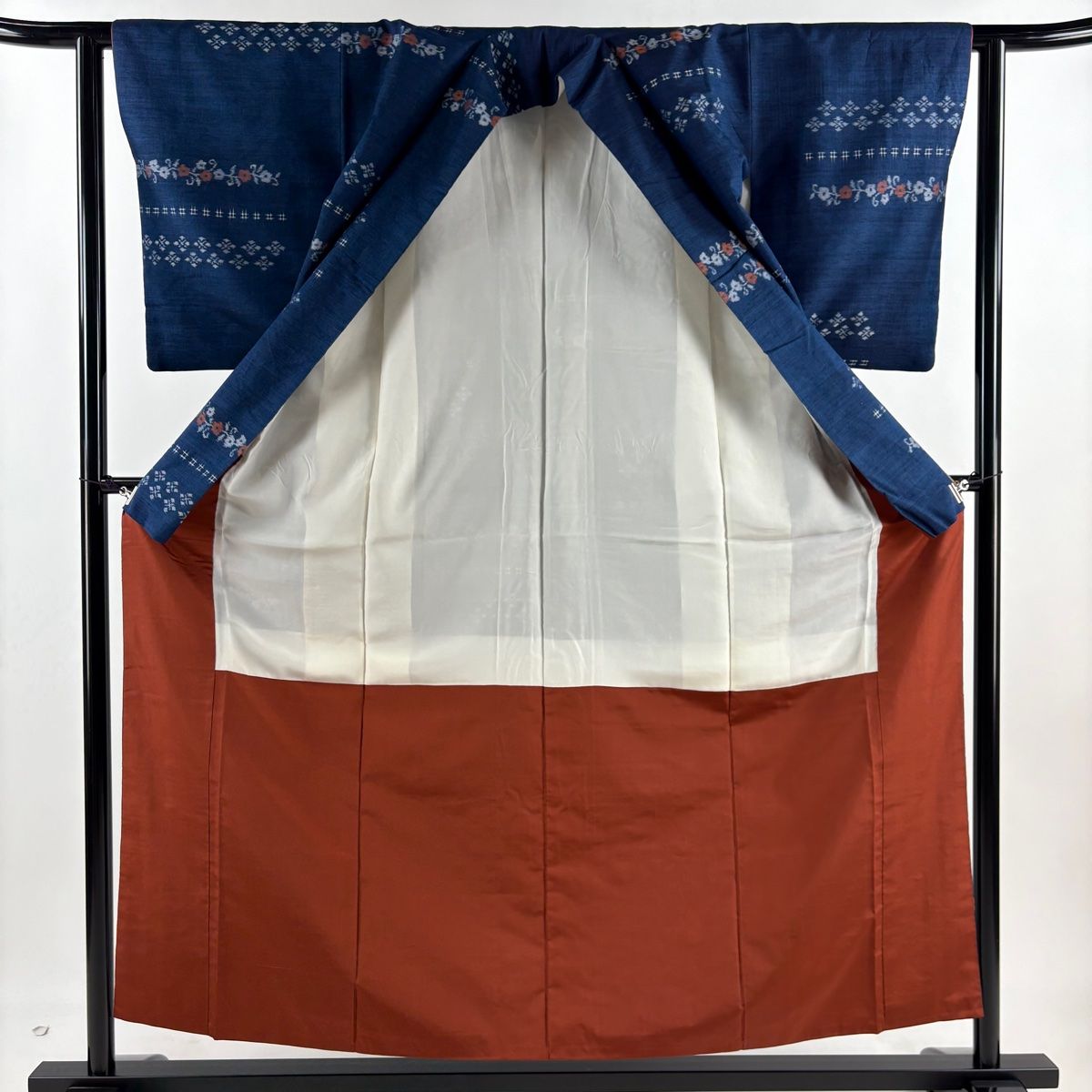 紬 身丈154cm 裄丈62cm S 袷 かなさだ紬 草花 菱 藍色 正絹 秀品