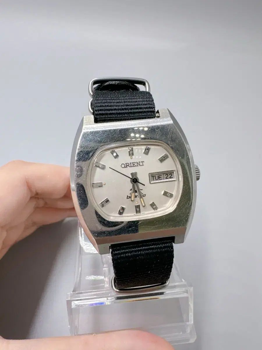1980年代 ヴィンテージ ORIENT リー Bronco 手巻き機械式 時計 WWW_OLIVIERBERNSTEIN_COM