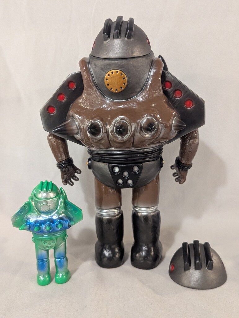 Meteoritetoy x ZOLLMEN KILLER 56 茶成型/ミニソフビ 緑成型