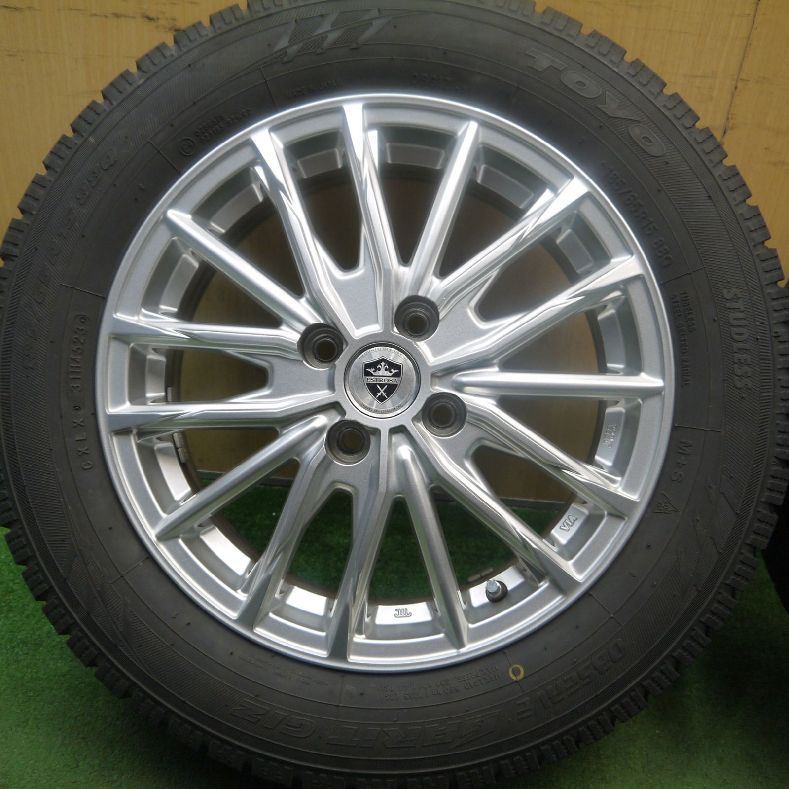 バリ溝 23年 キレイ 9.5分 スタッドレス 185 65R15 トーヨー オブザーブ ガリット GIZ ESTROSA DF-10 エステローザ 15インチ PCD100 4H 5092402Hス