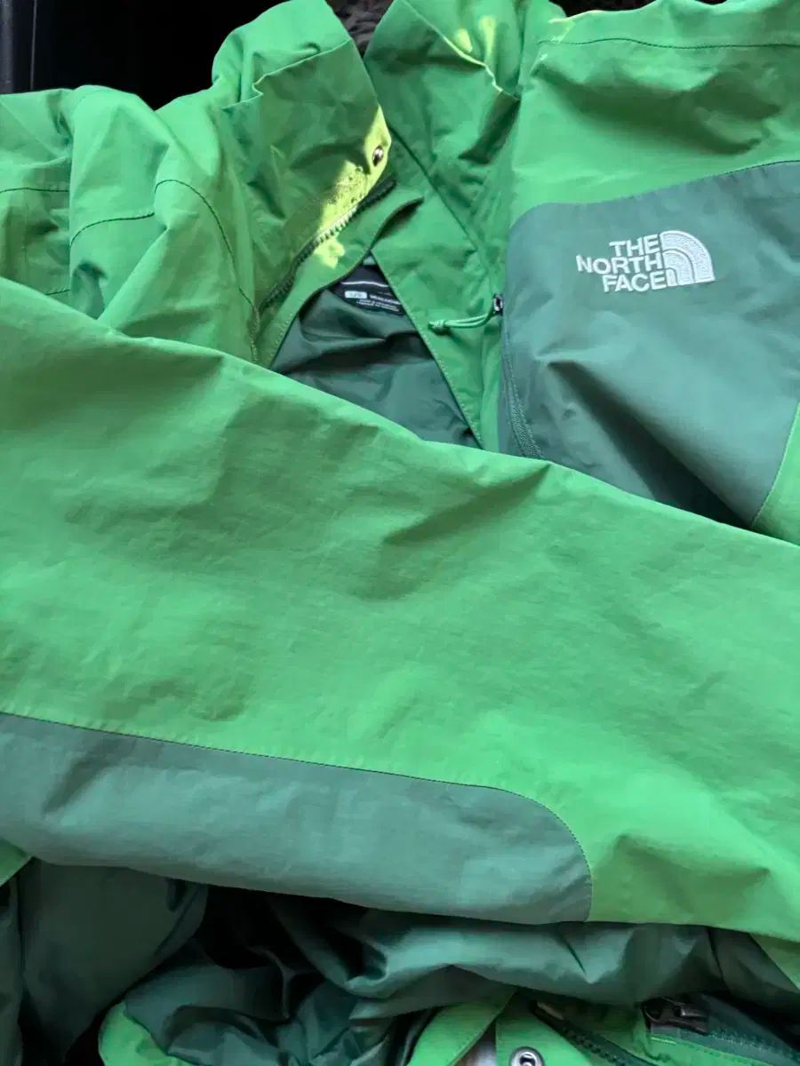 THE NORTH FACE ザ ノース フェイス ウィンドブレーカー グリーン