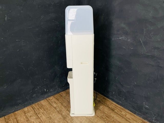 ウォイーターサーバー ホワイト系