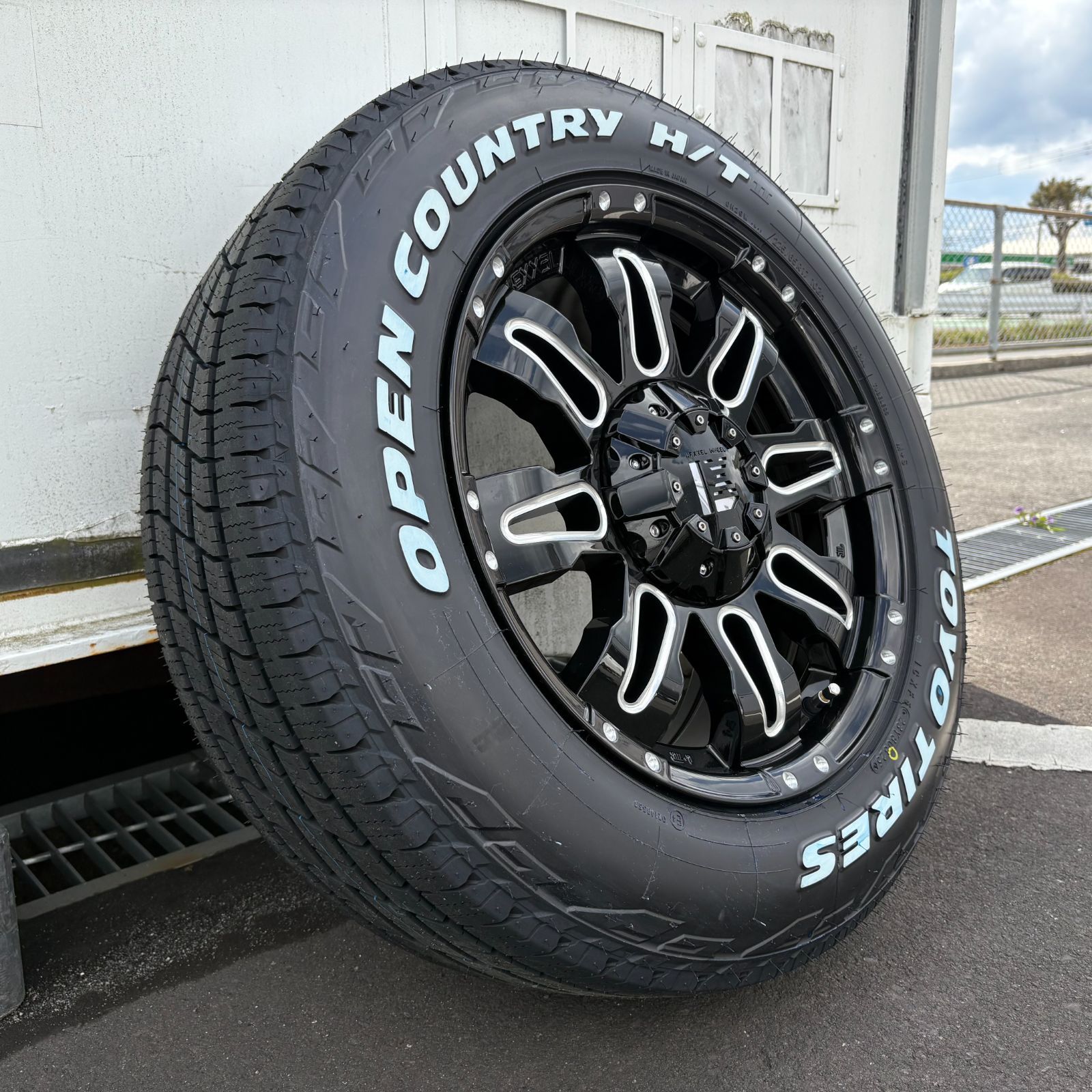 新品4本セット】デリカD5 RAV4 タイヤホイールセット TOYO オープン 
