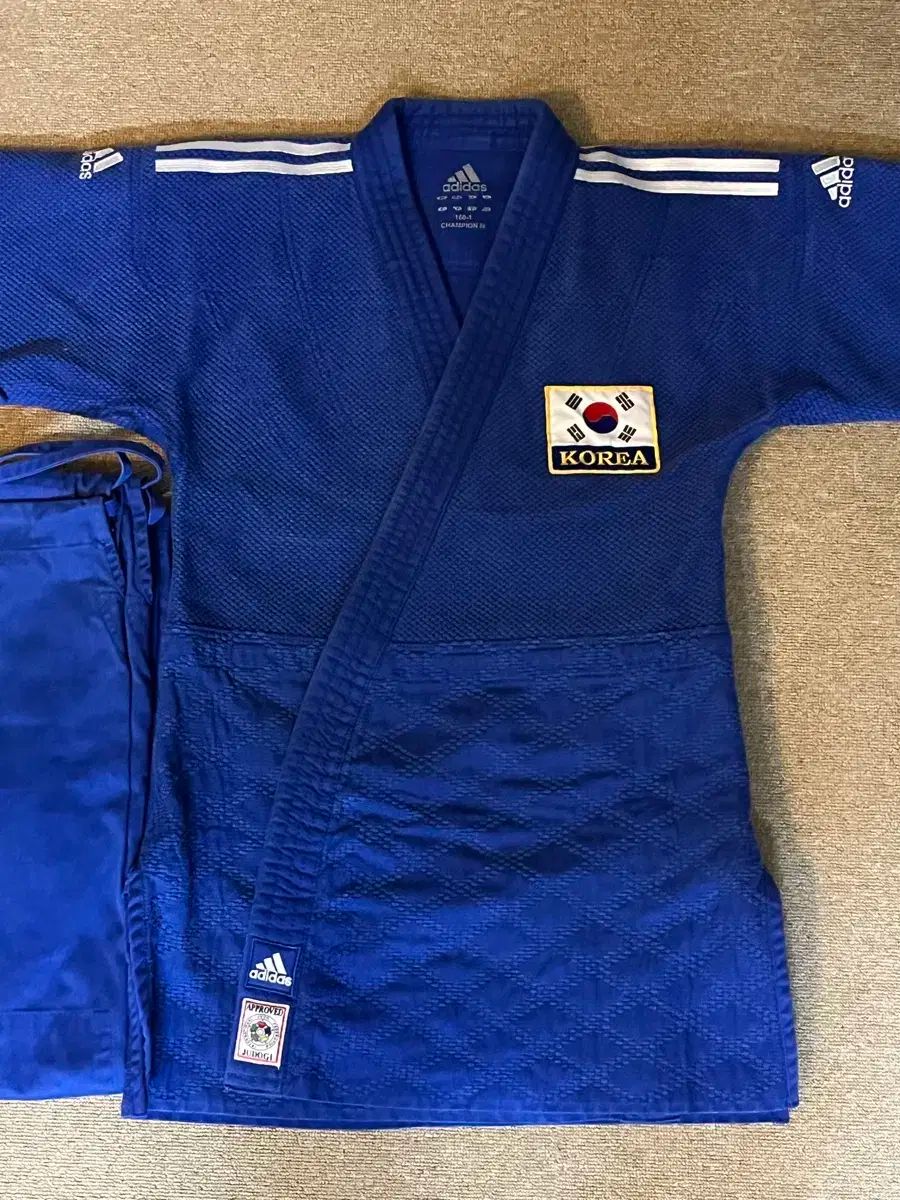 adidas(アディダス) 選手用 柔道着