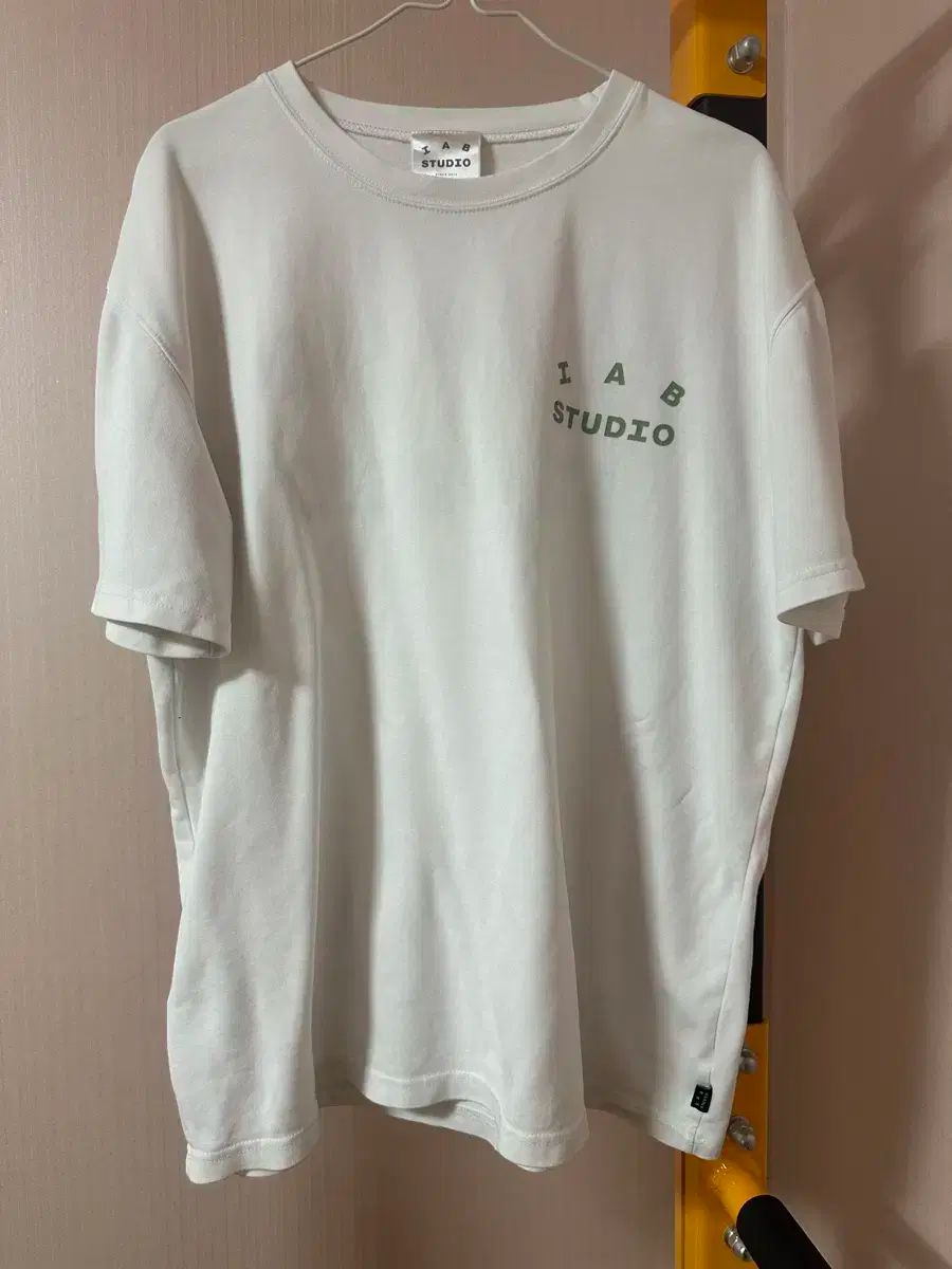 雷市場（ポンジャン）商品韓国直送】IAB Studio(アイエプスタジオ) 半袖Tシャツ XL - メルカリ