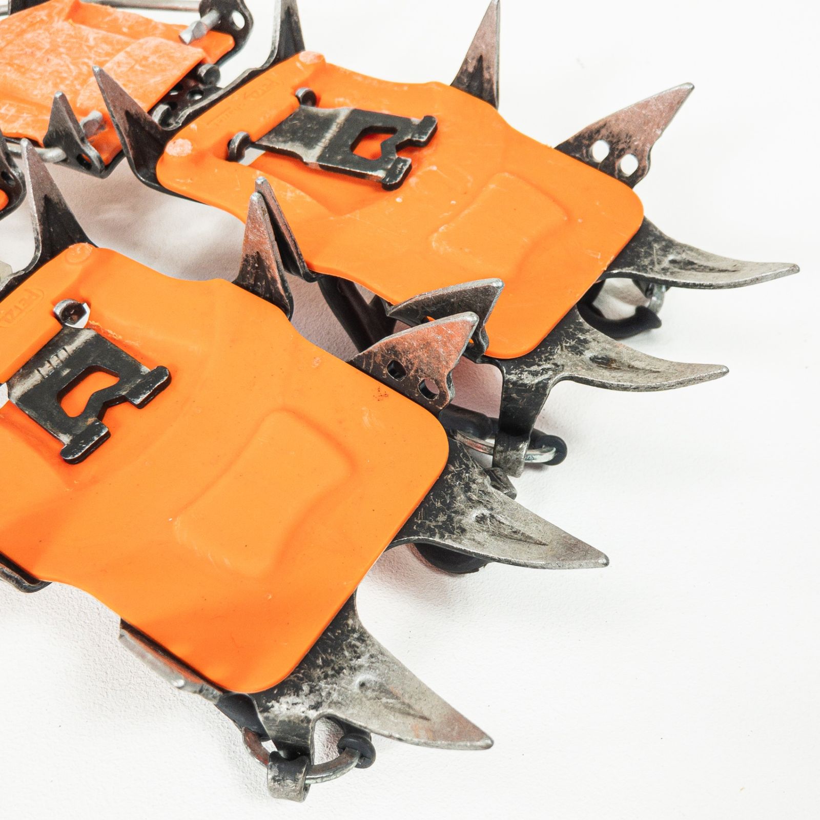 PETZL - 【OneSize オレンジ系】 Petzl ( ペツル ) バサック Vasak セミワンタッチアイゼン ウィンターギア クランポン アイゼン z00050956  クランポン アイゼン ウィンターギア OneSize オレンジ系】 Petzl ( ペツル ) バサック Vasak セミ