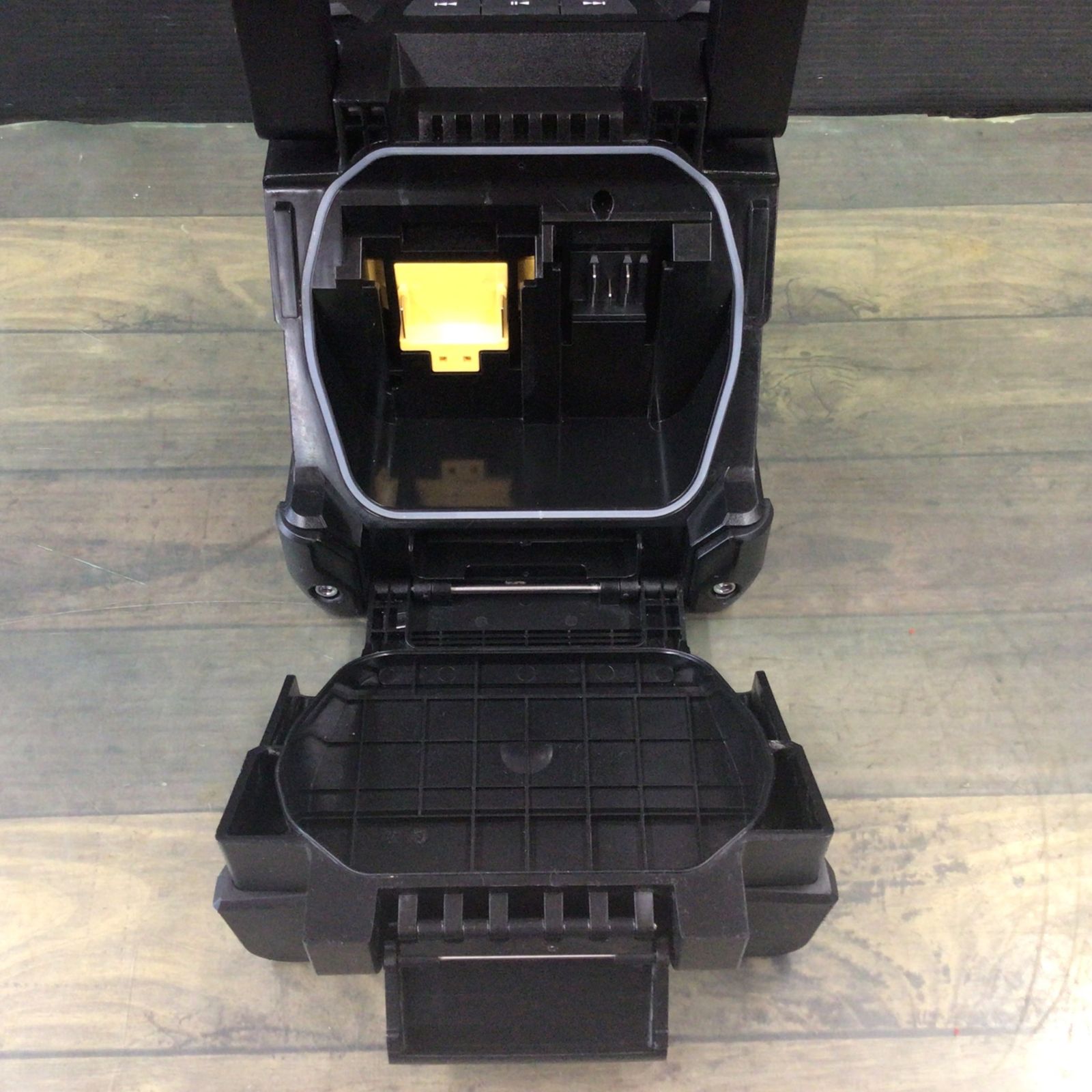 ○ マキタ(makita) コードレススピーカー MR200 【東大和店】 - メルカリ