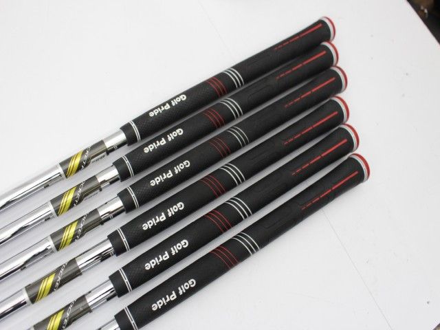 トトちゃん専用　テーラーメイド　RBZ ロケットブレイズアイアン　レフティ メタルウッドテクノロジー搭載、飛距離を徹底的に追求した