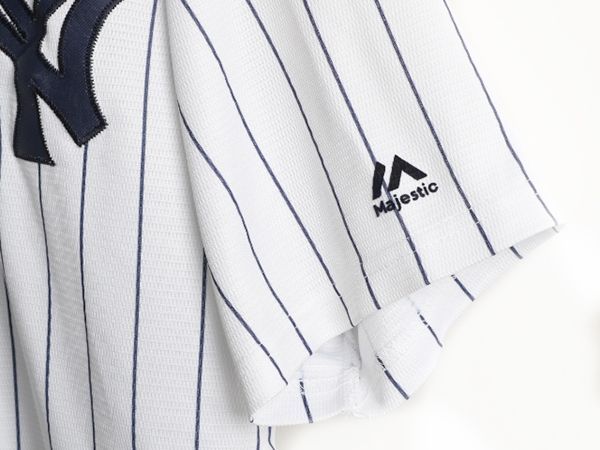 お得なクーポン配布中!】 MLB Majestic ヤンキース ベースボールシャツ