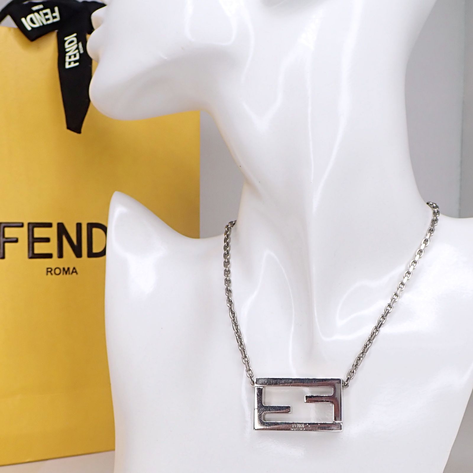 【美品】FENDI フェンディ FF ビッグロゴ チャーム&ネックレス sora様専用 FENDI フェンディ FF チャーム&ネックレス ビッグロゴ