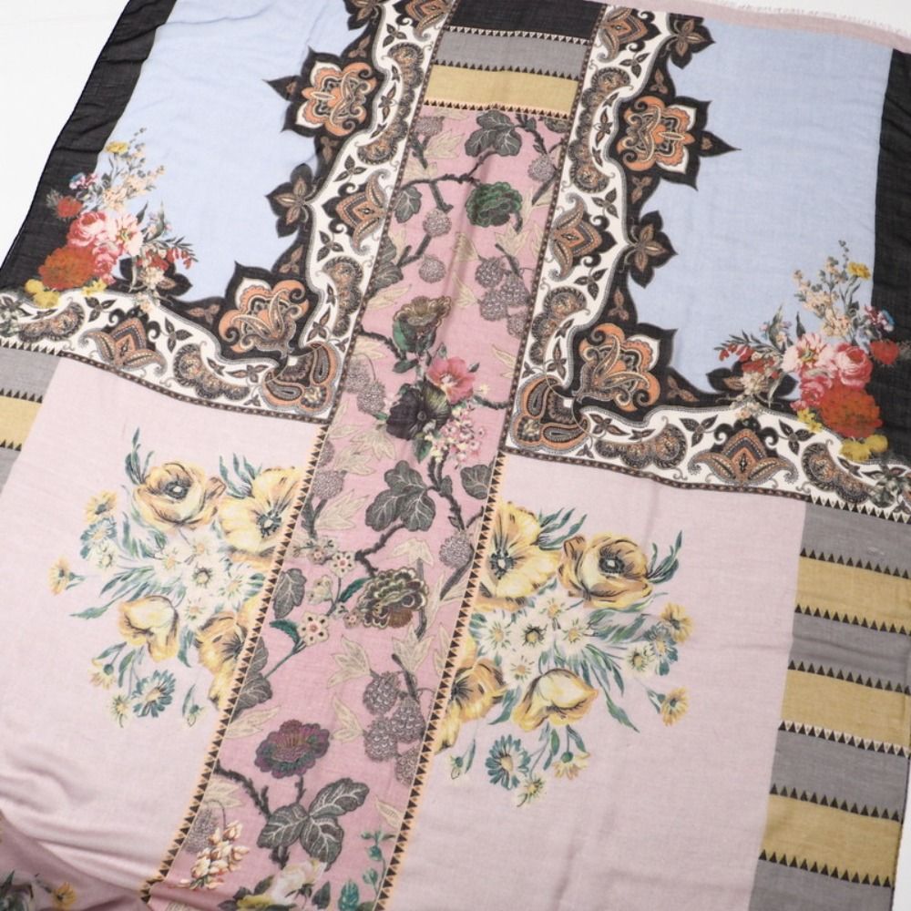 お花見の頃も使えます。エトロの大判ストール、美品。 お花見の頃も使えます。エトロの大判ストール、美品。 ETROのフリマ