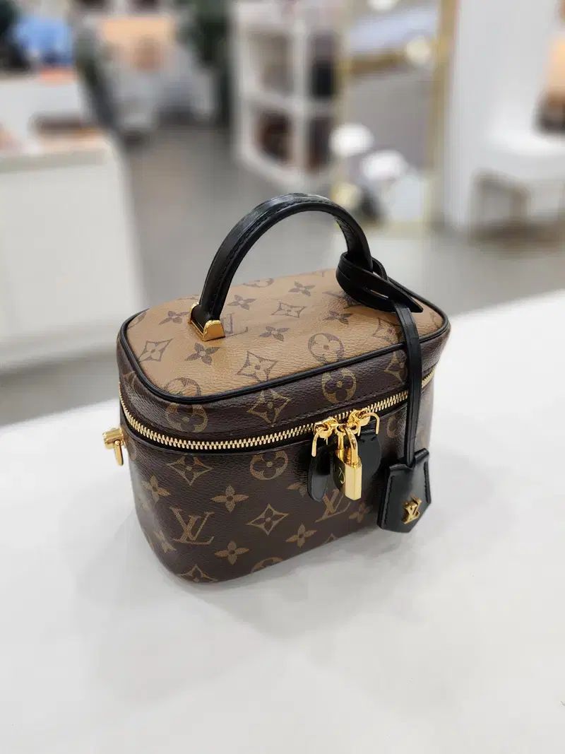 モノグラム ベニティ