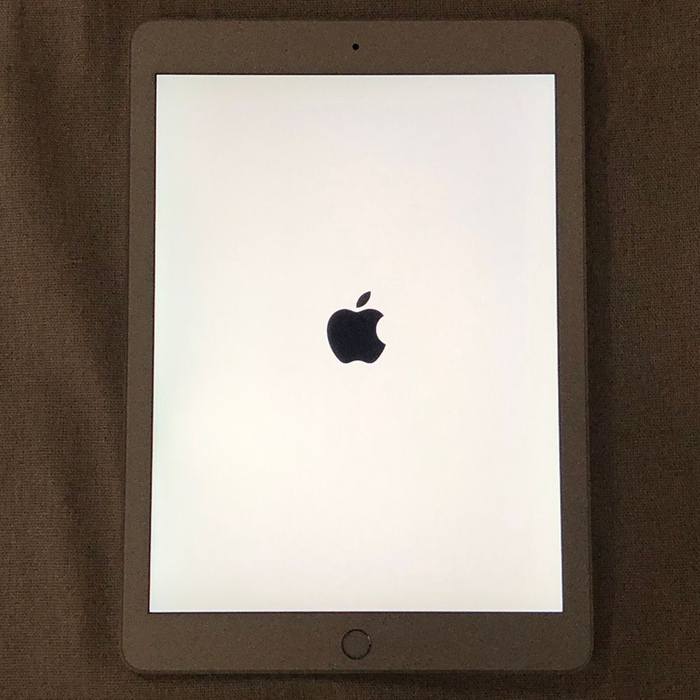 【ジャンク品】Apple iPad A2602 シルバー 本体 ジャンク品】Apple iPad A2602 シルバー 本体 ジャンク品】 Apple iPad