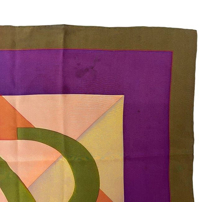 ロエベ スカーフ オレンジ カーキ ベージュ アナグラム クリーニング  