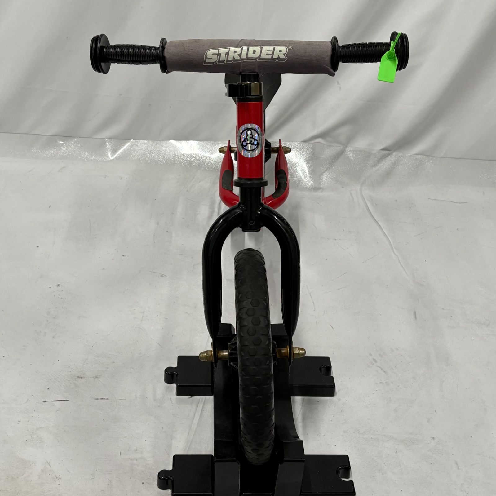 ストライダースポーツ　赤　日本正規品 大人気カラー STRIDER SPORT ストライダー スポーツ レッド 赤
