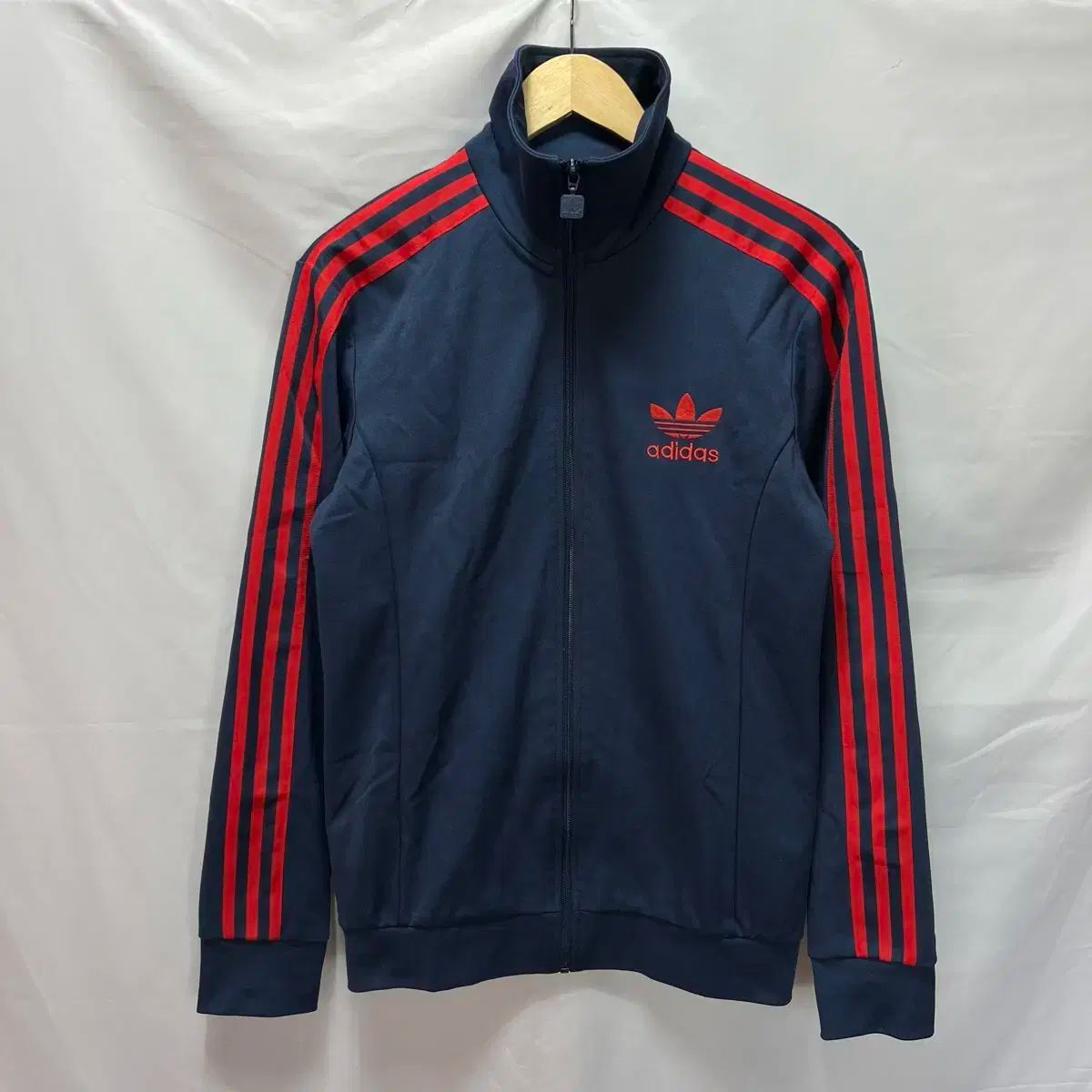 純正品| 100 adidas アディダス ヨーロッパ 男性の歯 ネイビー トラックトップス ジャージ