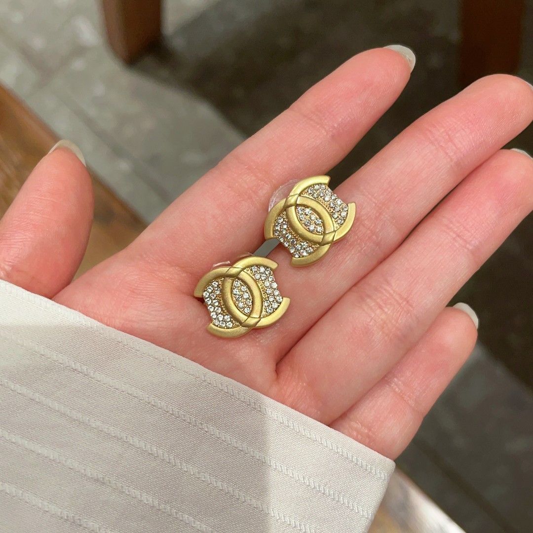 今日特価】Chanel ヴィンテージ アルファベット ピアス 送料無料