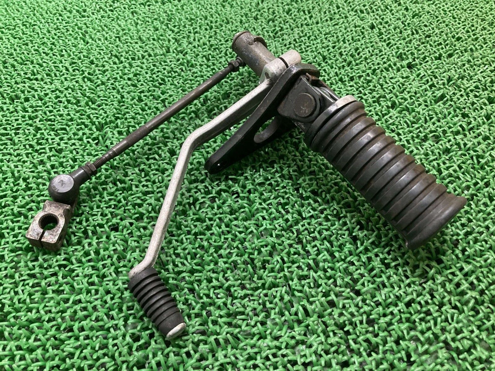 エリミネーター250V ステップ 左 カワサキ 純正 VN250A ELIMINATOR250V シフトペダル シフトロッド ペグ ペイント素材に bA