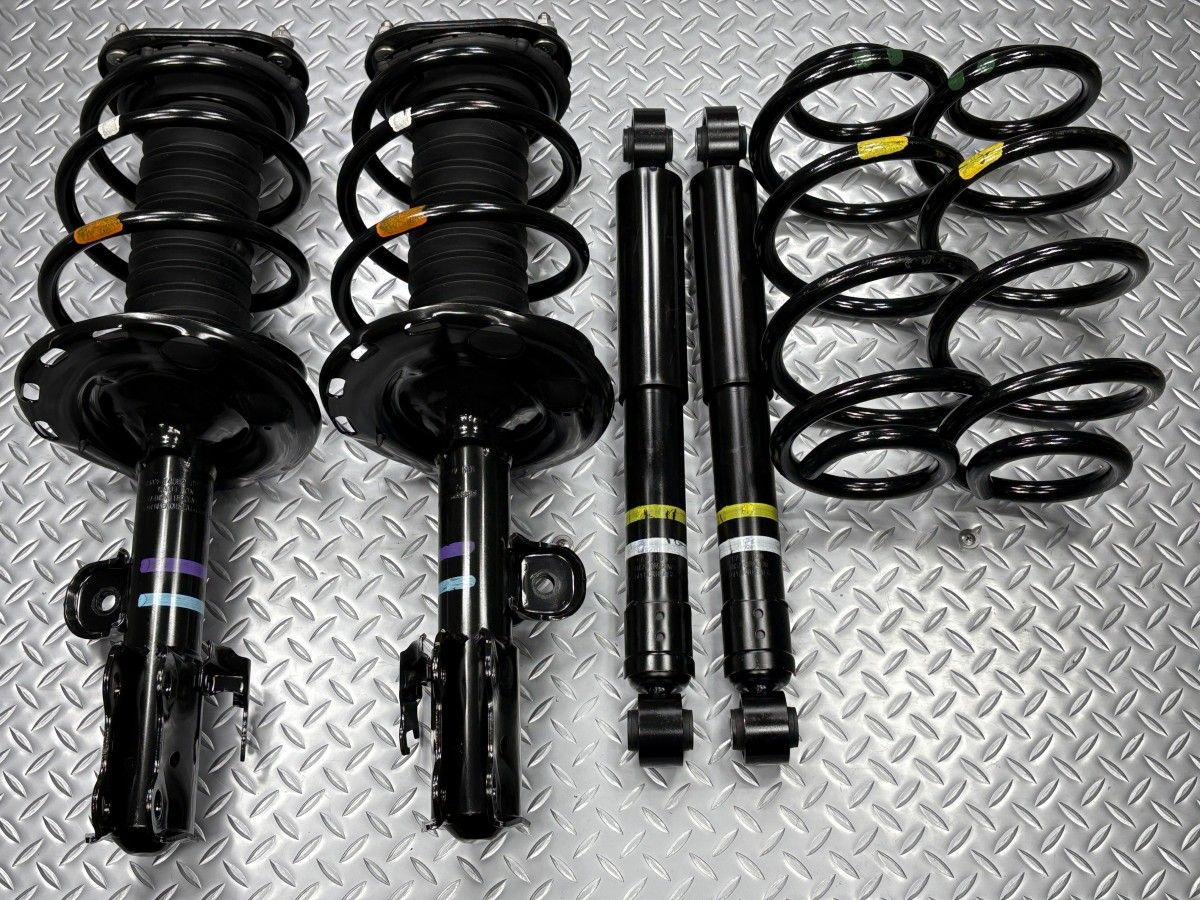 送料無料【美品】30系 トヨタ アルファード/ヴェルファイア 後期 2WD 