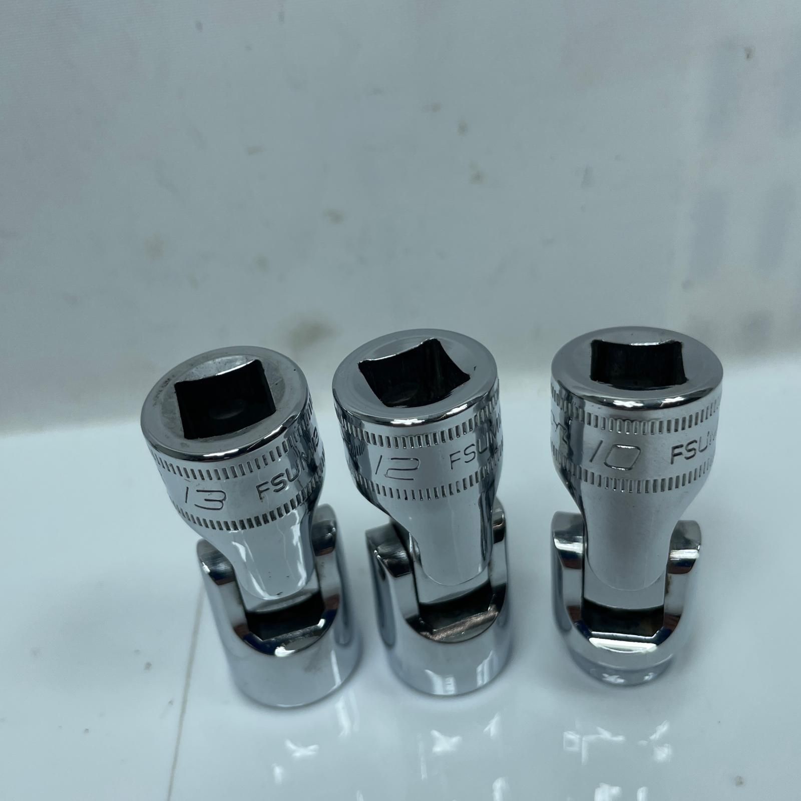 ユニバーサル ソケット