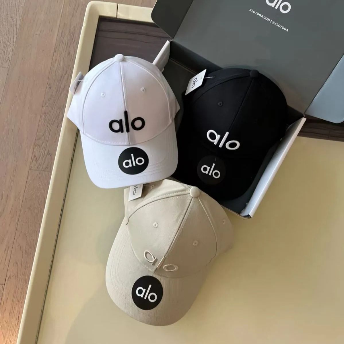【ALO Yoga】ウォッシュ加工 ロゴ キャップ 4色 ALO Yoga】ウォッシュ加工 ロゴ キャップ 4色