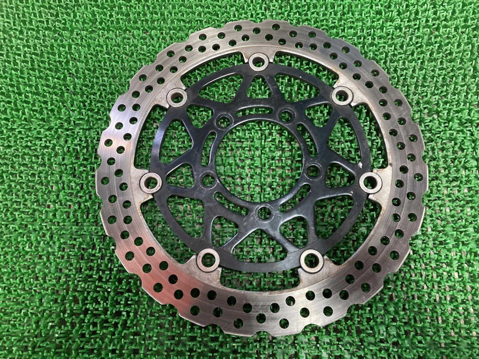 パニガーレV4 フロントブレーキディスク 右 ドゥカティ 純正 中古 バイク 部品 ブレンボ ディスクローター 曲がりなし 車検 Genuine パニガーレV4R 2023 フロントブレーキディスク 左右 セット パニガーレ