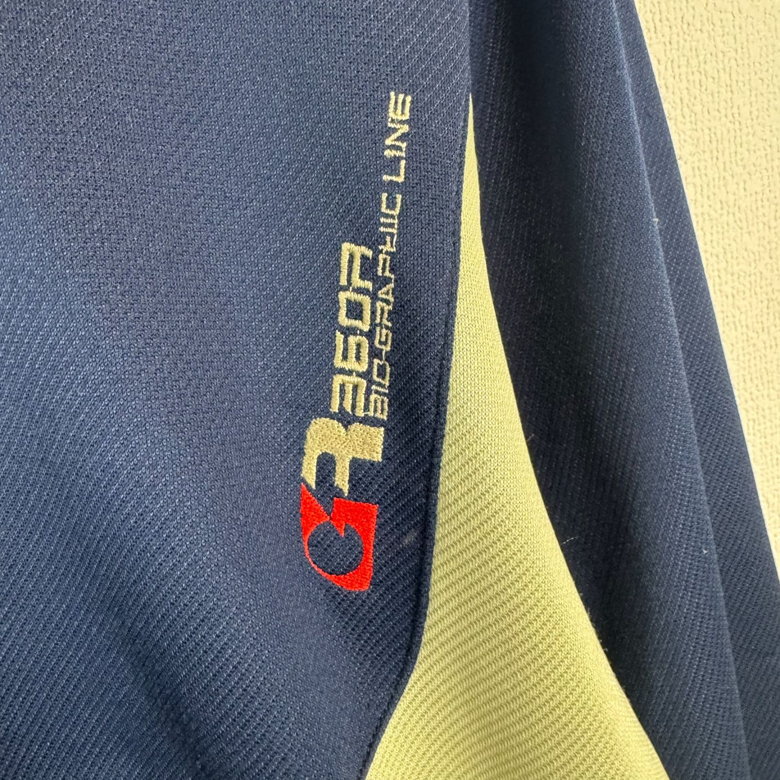 希少　アシックストラックジャケットMサイズワンポイント刺繍ロゴ袖ロゴ ジャージ embroidery side line track jacket&frasl;胸ワンポイント刺繍 サイドライン トラックジャケット メンズ レディース