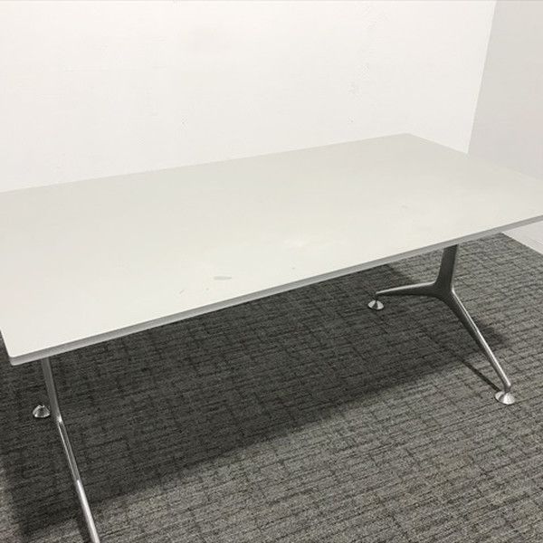 カッシーナ