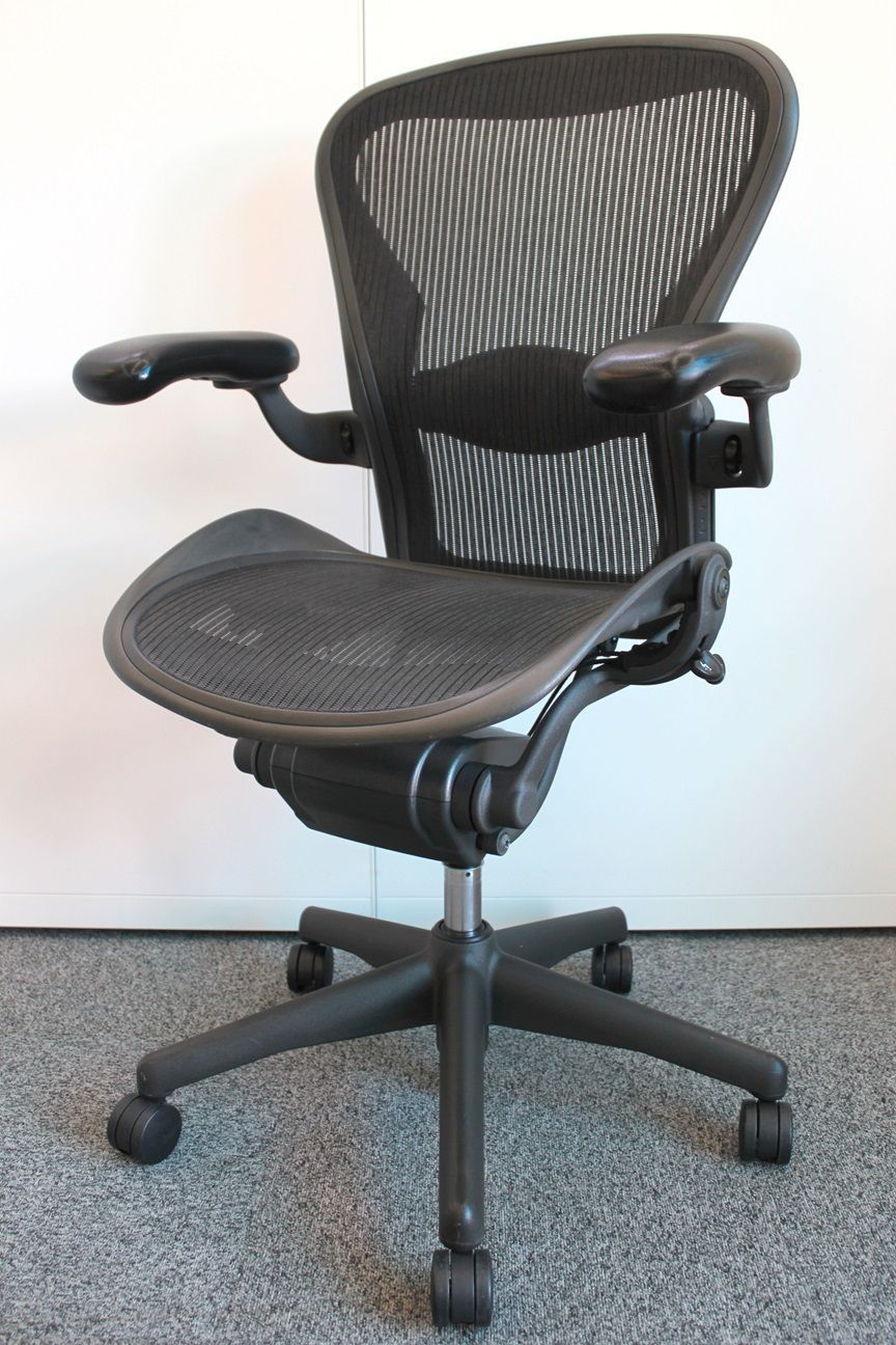 A HermanMiller ハーマンミラー アーロンチェア Bサイズ フル装備 可動肘 グラファイト クラシックカーボン ランバーサポート