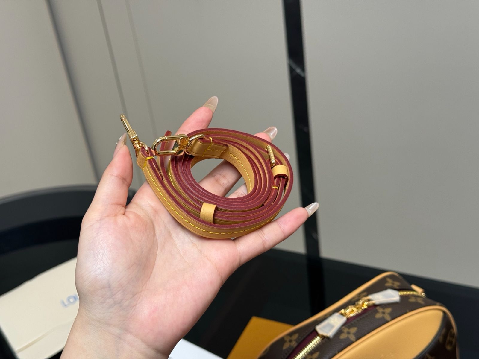 バッグ DEAUVILLE MINI MNG WIN 今日特価】LV Deauville Mini Camera Bag - ドーヴィル ミニ