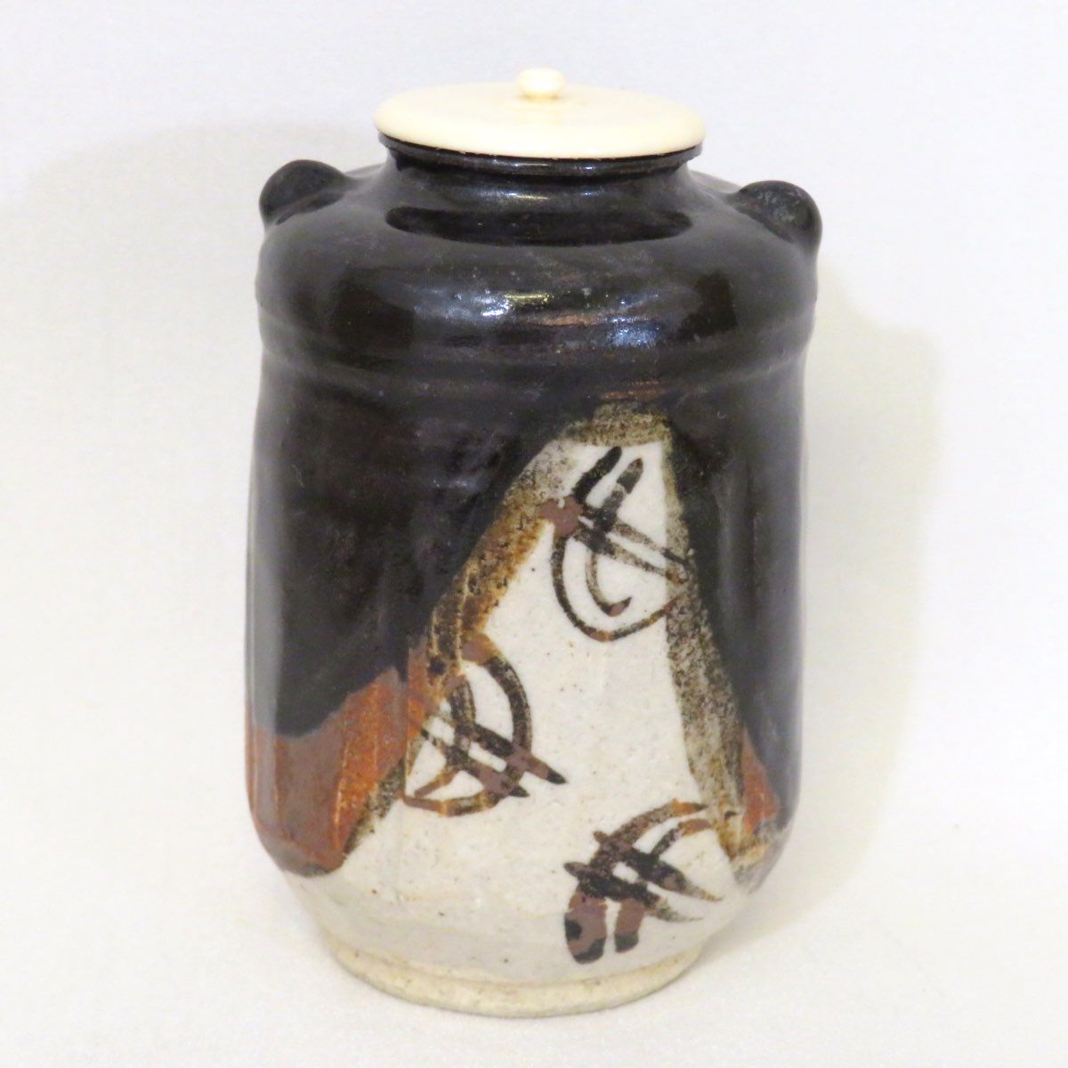 六月の特売品】 岐阜県 山十窯 加藤光右衛門作 黒織部 茶入 耳付