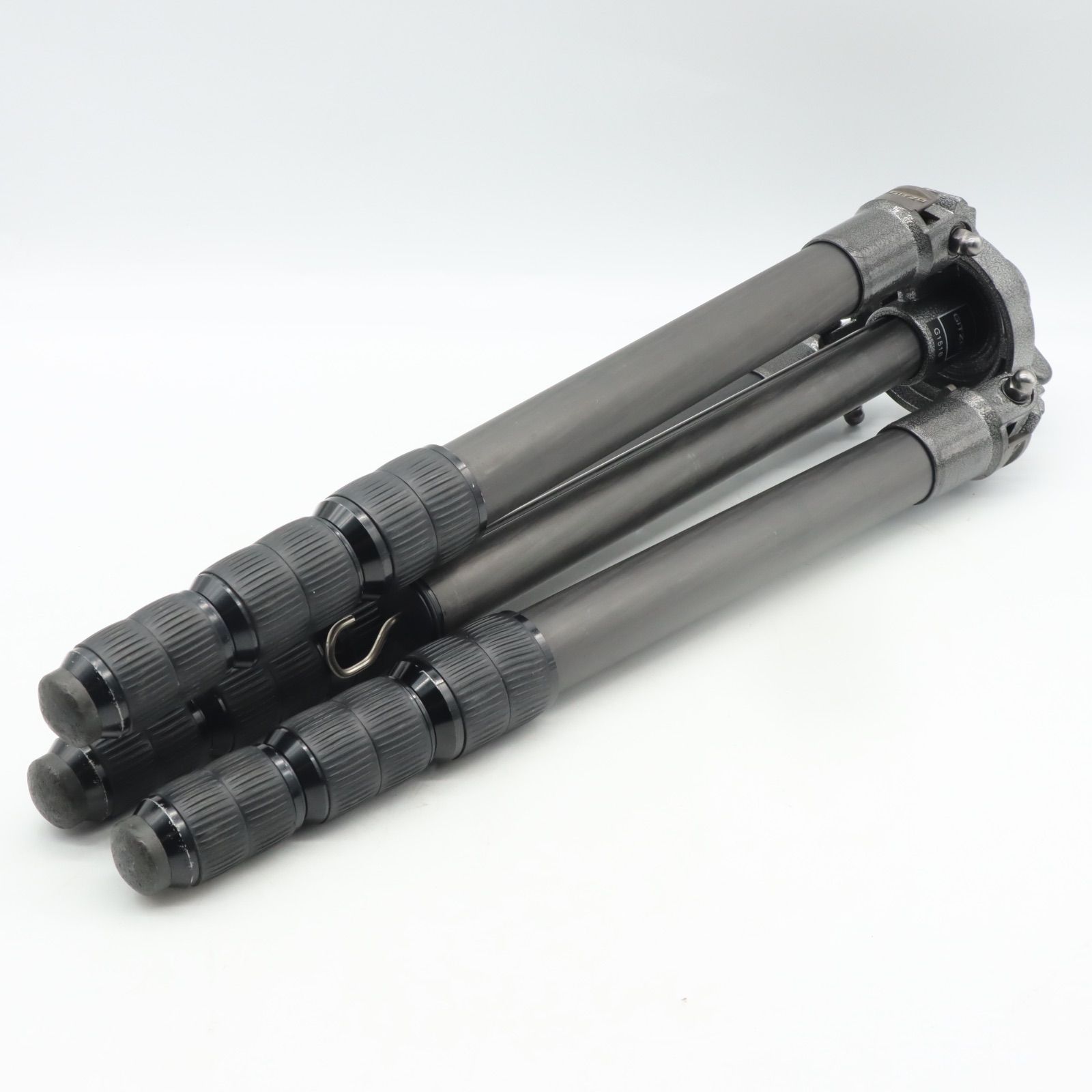 GITZO G1548 カーボン三脚 マウンテニア 5型 4段 高耐荷重 安定性抜群 