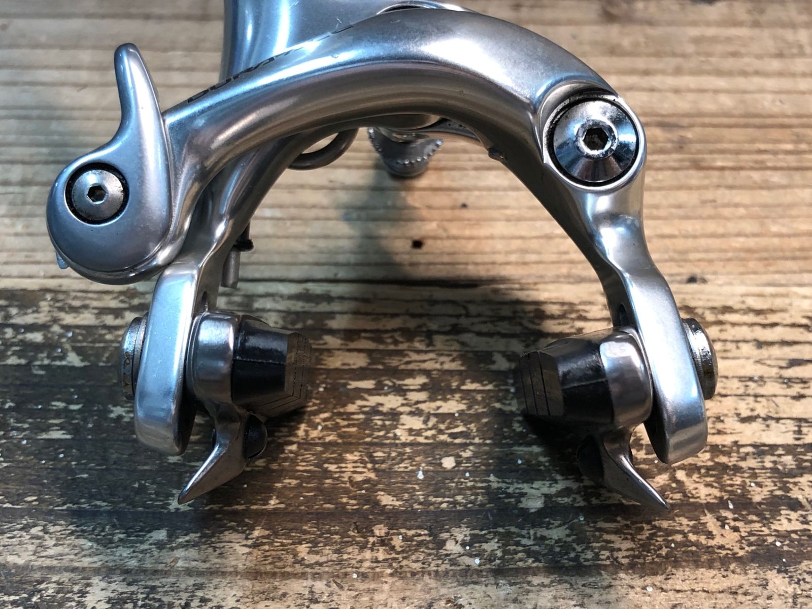 BR-7700 ブレーキキャリパー