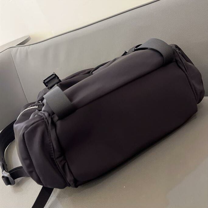 新品未使用　ルルレモンLululemon　Wunderlust Backpack　14L　リュック　ブラック　バックパック